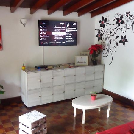 Iris Hostel Μεντεγίν Εξωτερικό φωτογραφία