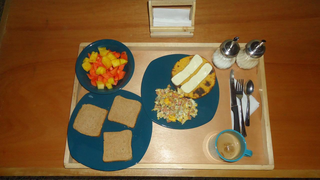 Iris Hostel Μεντεγίν Εξωτερικό φωτογραφία