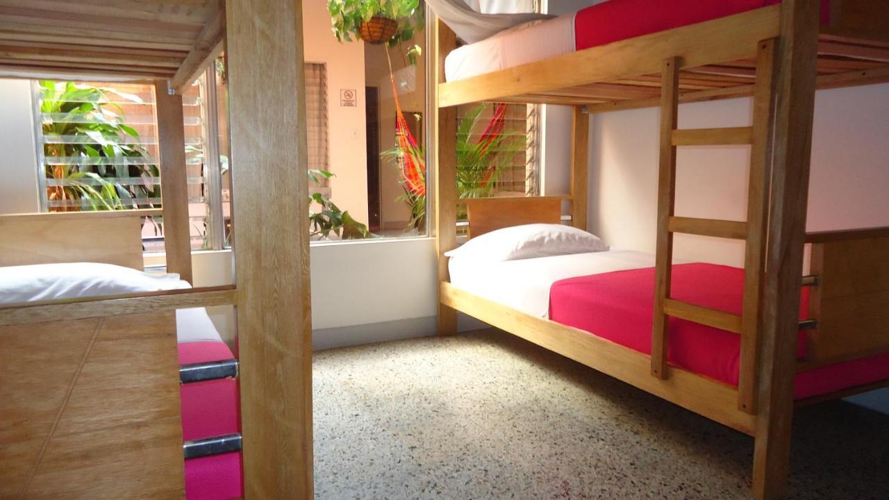 Iris Hostel Μεντεγίν Εξωτερικό φωτογραφία