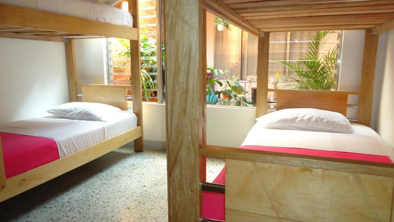 Iris Hostel Μεντεγίν Εξωτερικό φωτογραφία